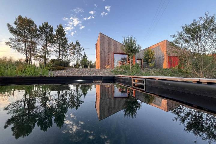 Hotel para 4 pessoas, com piscina infantil e piscina e ainda terraço and vista em Paredes