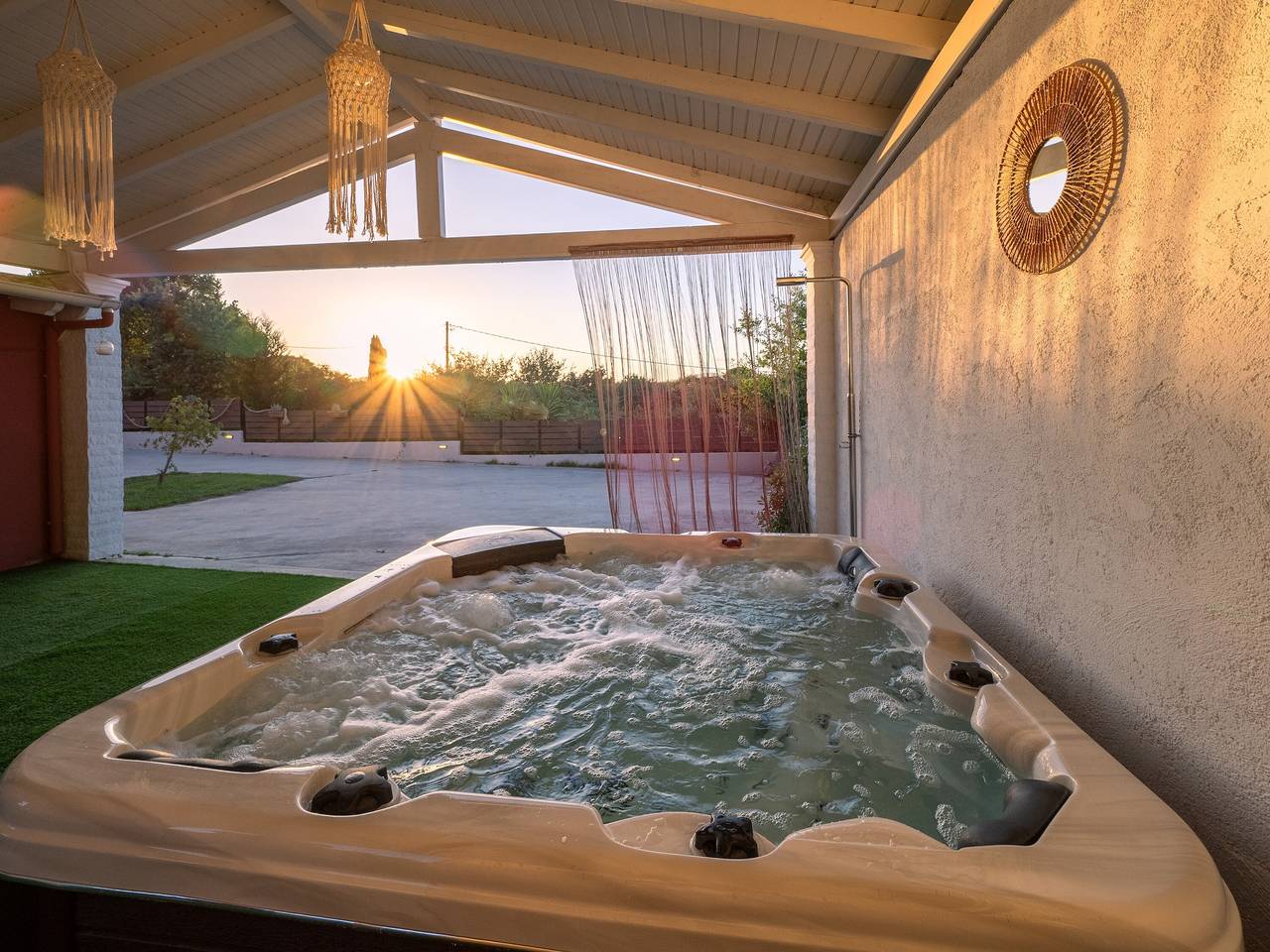 Euphoria Country House met Jacuzzi en Barbecue in Agios Ioannis (Corfu), Corfu