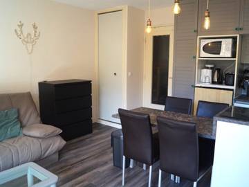 Gîte pour 4 personnes, avec balcon à Enchastrayes