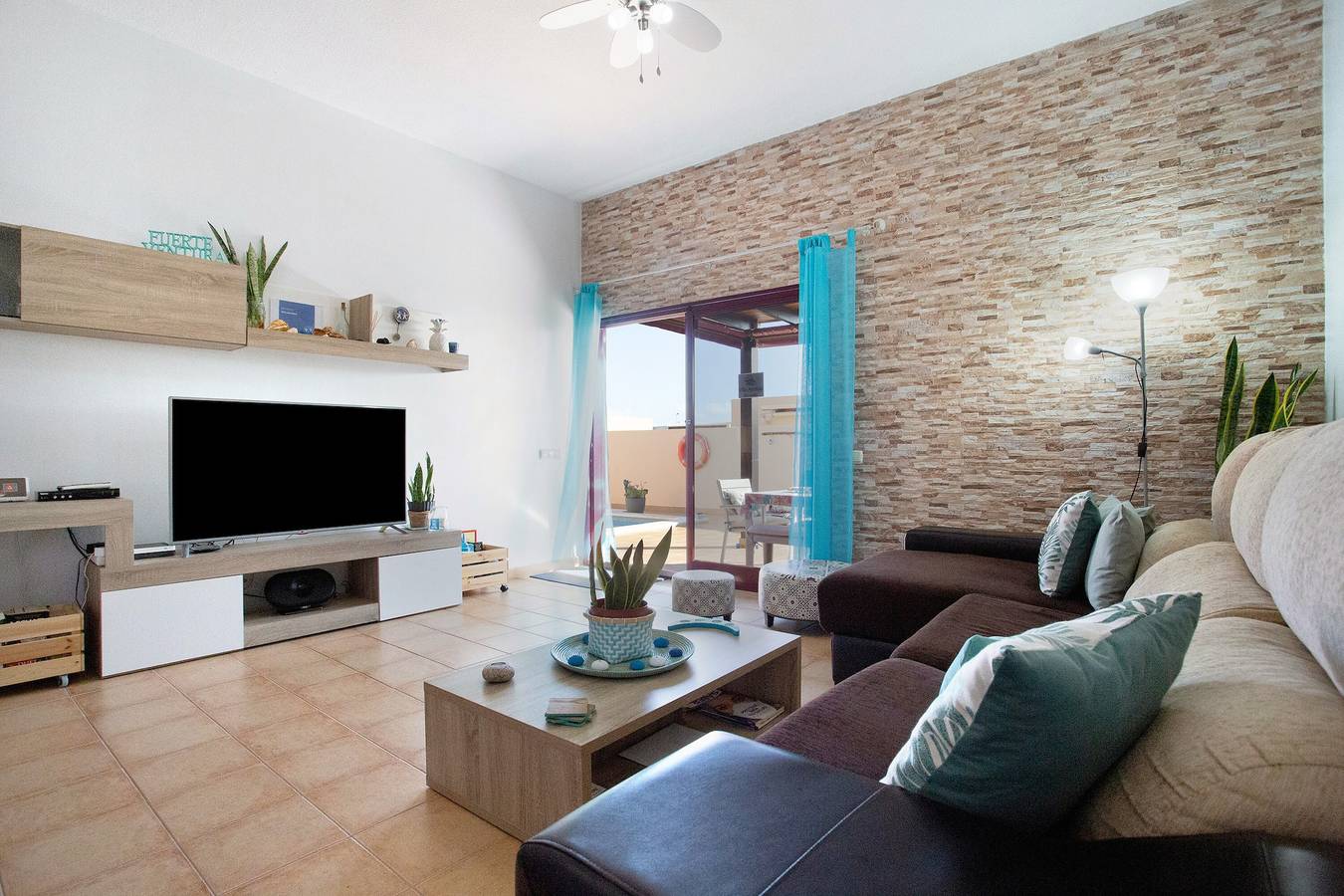 Villa de vacaciones 'Amistad' con piscina privada, terraza privada y Wi-Fi in Tamaragua, La Oliva