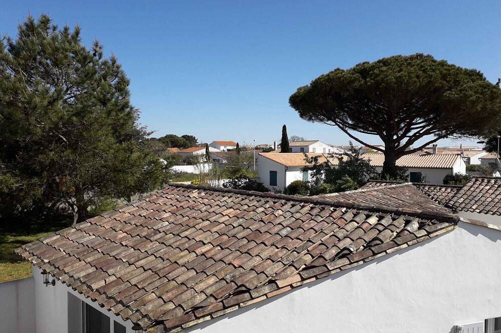3 stars - 2 min from the beach - 2 bathrooms in La Couarde-sur-Mer, Ile de Re
