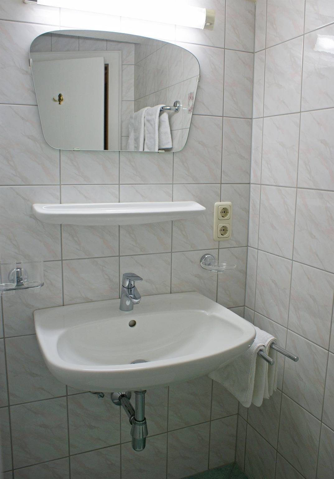 Ganze Ferienwohnung, Schneerose/1 Schlafraum/Du, Wc getrennt/Vorraum in See, Verwall