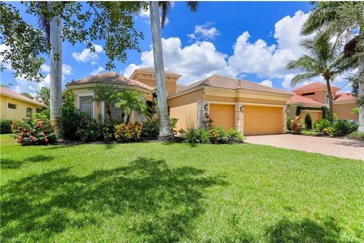 Vacation rental for 9 people, with pool and yard as well as terrace in Estero