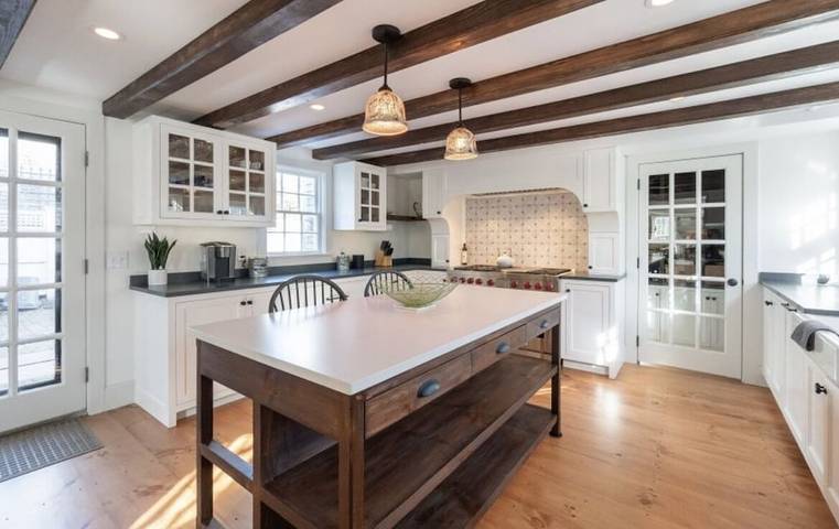 Vacation rental for 12 people, with garden and terrace, with pets in Nantucket Island