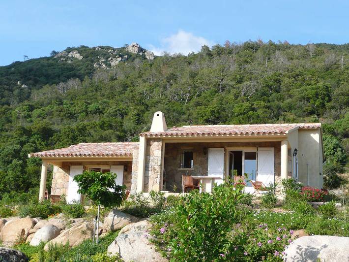 Gîte pour 4 personnes, avec Terrasse ainsi que Piscine et Vue à Monacia-d'Aullène - 4