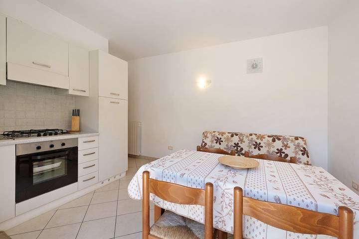 Hel lägenhet, Apartment 'Ferla La Taggiasca' with Mountain View & Terrace in San Gregorio (Stellanello), Stellanello
