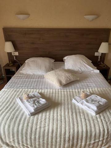 Hôtel pour 3 personnes, avec terrasse à Semur-en-Auxois