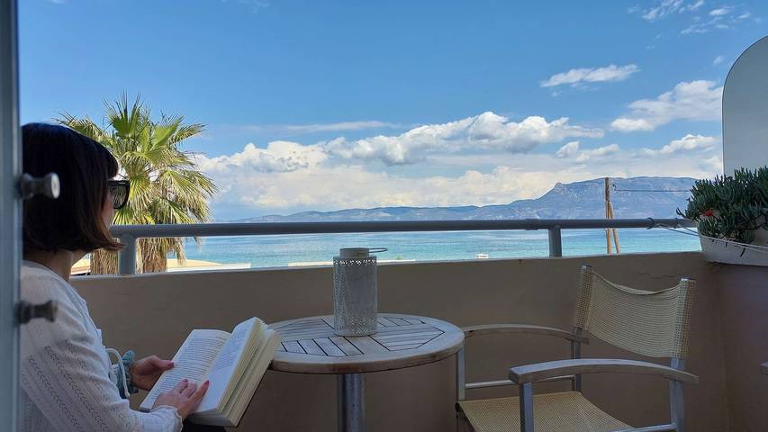 Vacation rental for 2 people, with balcony/terrace in Corinth