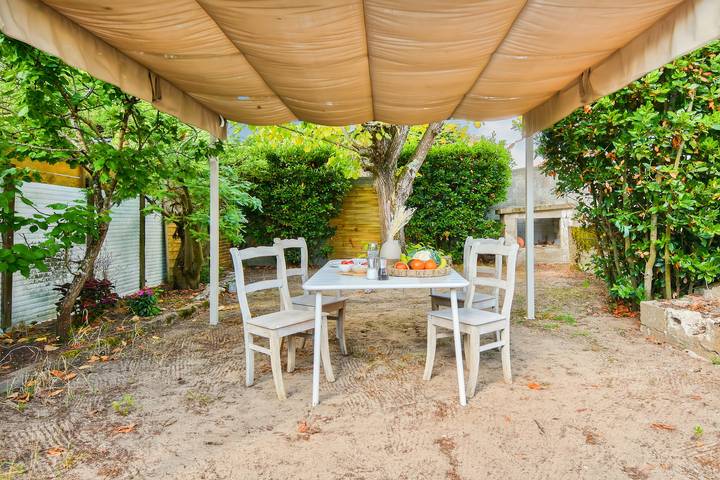 Ferienhaus für 2 Personen, mit Terrasse und Garten