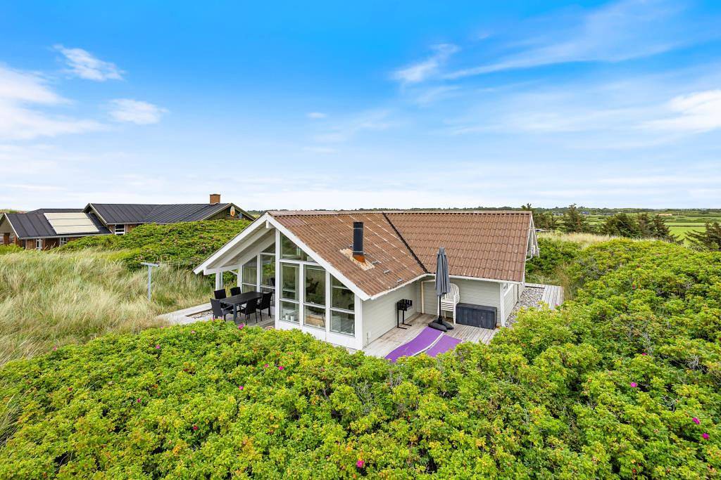 Schönes Ferienhaus mit Aussicht auf die Dünen, Hund erlaubt in Ringkøbing, Holmsland Klit