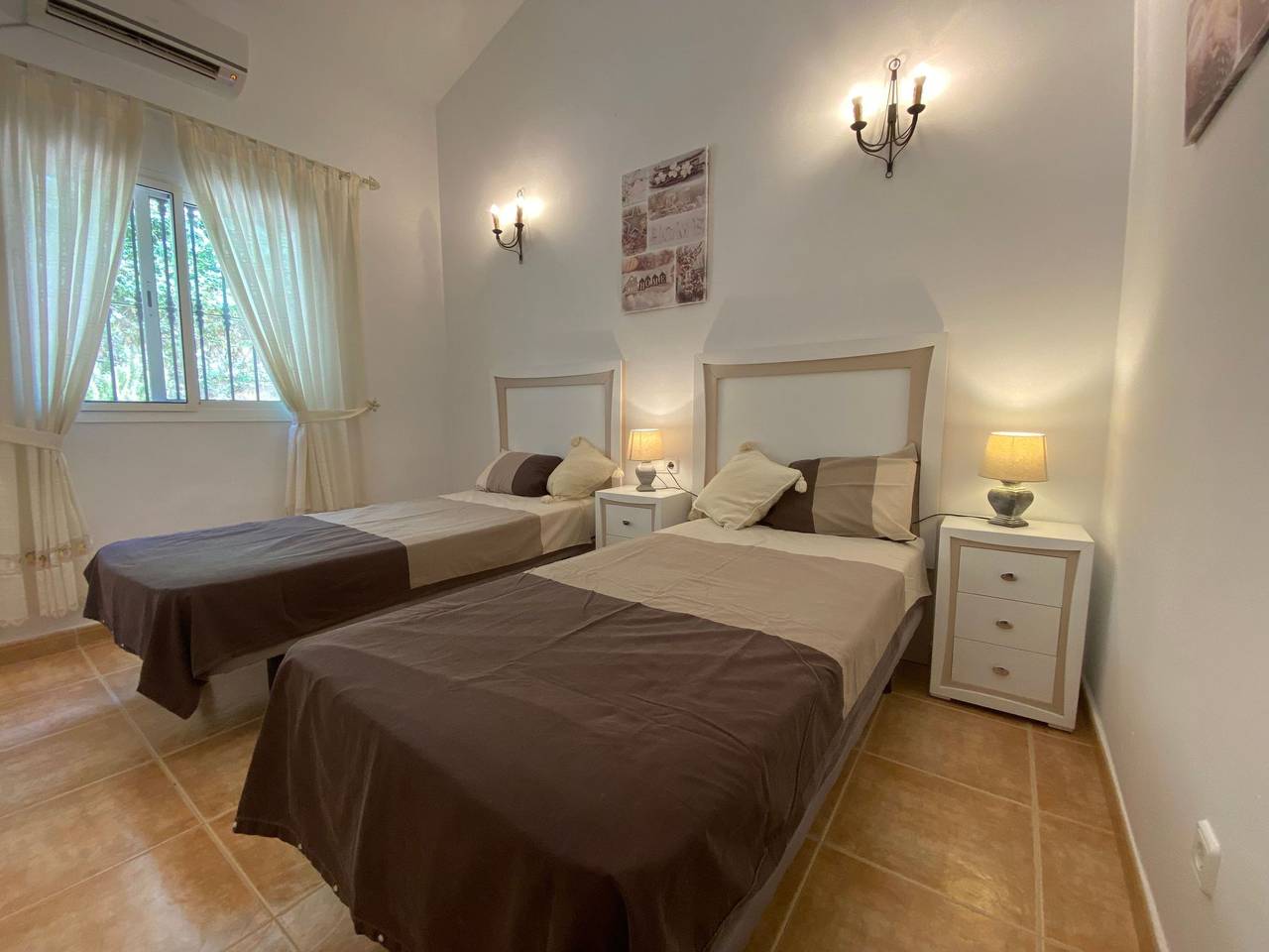 Villa mit Blick auf das Wasser in Mondrón, Periana