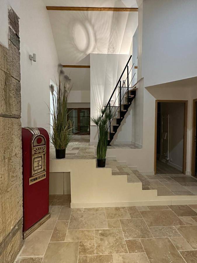 Location de vacances pour 10 personnes, avec piscine ainsi que jardin et vue à Gabillou - 2