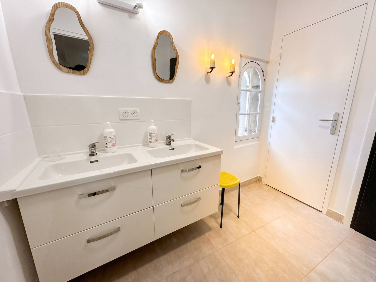 Appartement entier, Appartement spacieux à Laure-Minervois avec piscine in Laure-Minervois, Région de Carcassonne