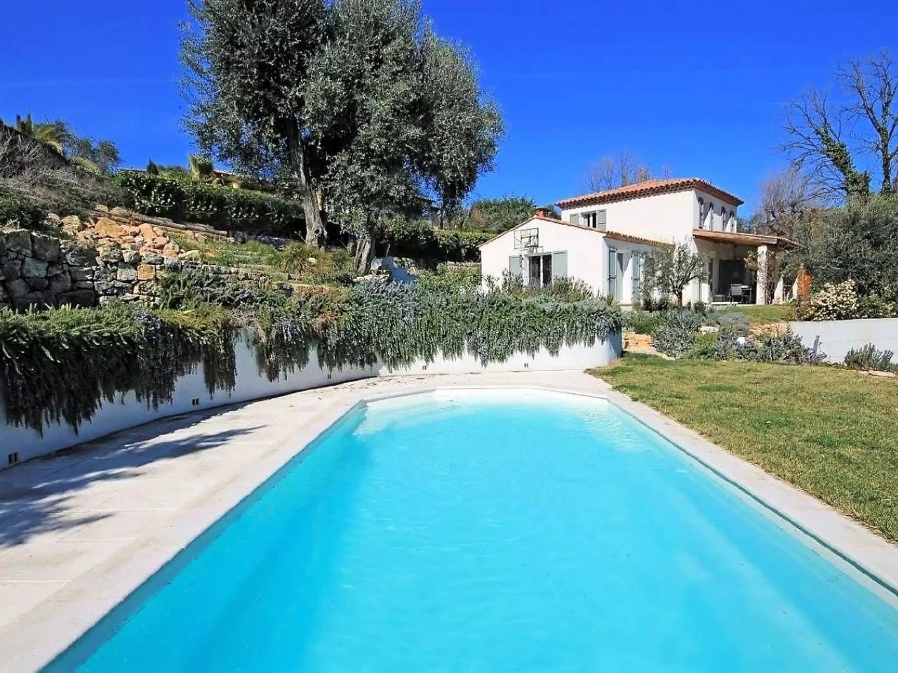 Casa 4 Personas in Le Rouret, Region de Cannes