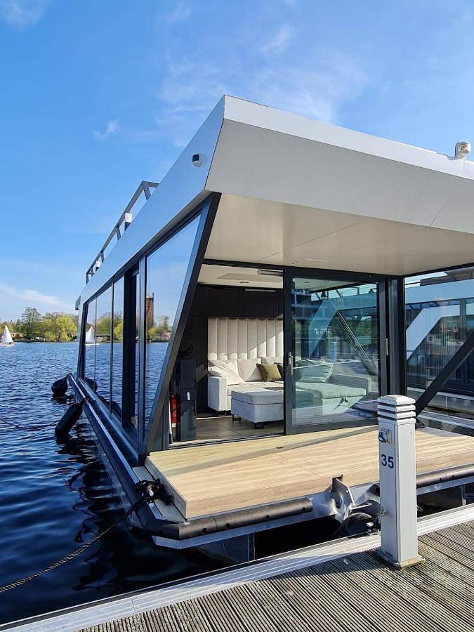 Boot für 2 Personen, mit Terrasse und Ausblick sowie Seeblick in Werder - 2