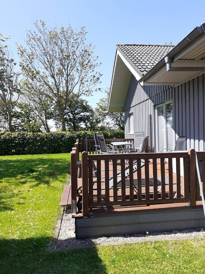 Ferienhaus für 5 Personen, mit Terrasse und Garten in Pellworm