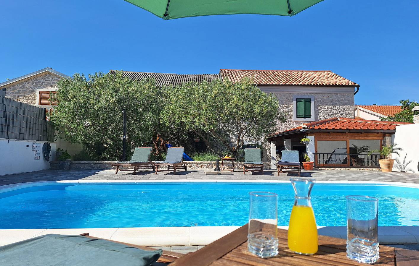 Ferienhaus für 8 Personen mit Pool in Drage, Zadar