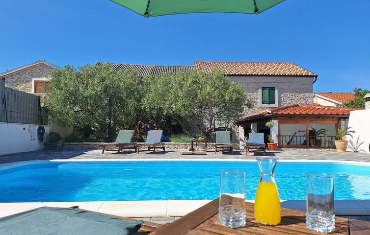 Ferienhaus für 8 Personen, mit Pool und Terrasse sowie Garten in Drage - 2