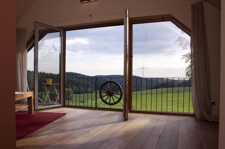 Chalet für 2 Personen, mit Balkon und Garten in Rommersheim