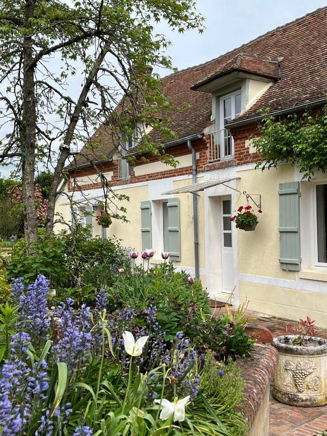 Location de vacances pour 5 personnes, avec jardin et vue à Thibivillers