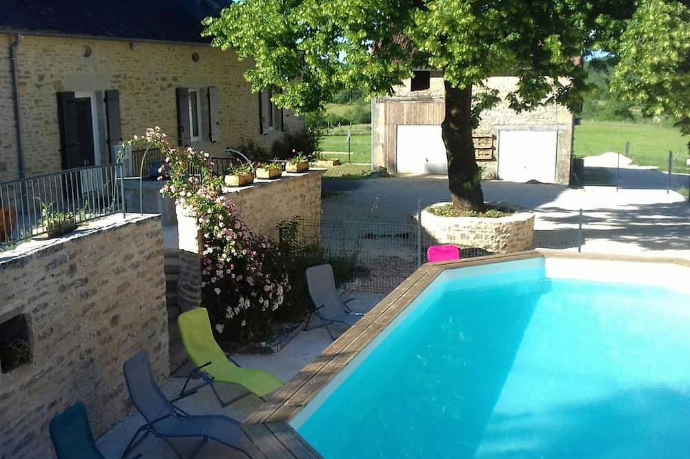 Maison périgourdine avec piscine chauffée et Wifi in Les Coteaux Périgourdins, Périgord Noir