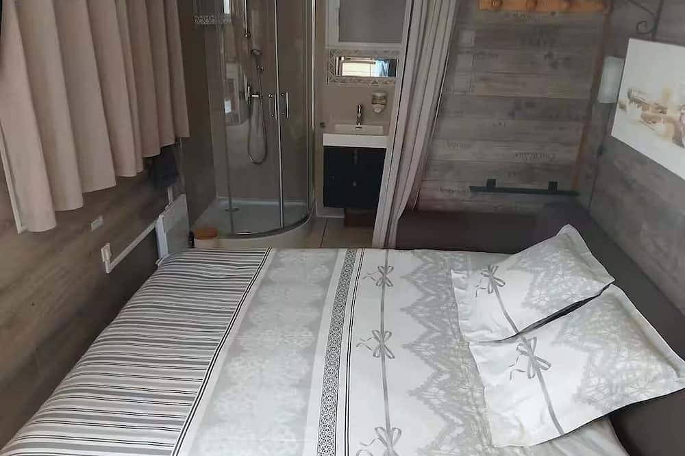 Apartamento entero, Charming studio with terrace and private parking in Barbaira, Región de Carcassonne