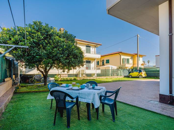 Ferienwohnung für 4 Personen, mit Terrasse und Garten an der Versilia - 3