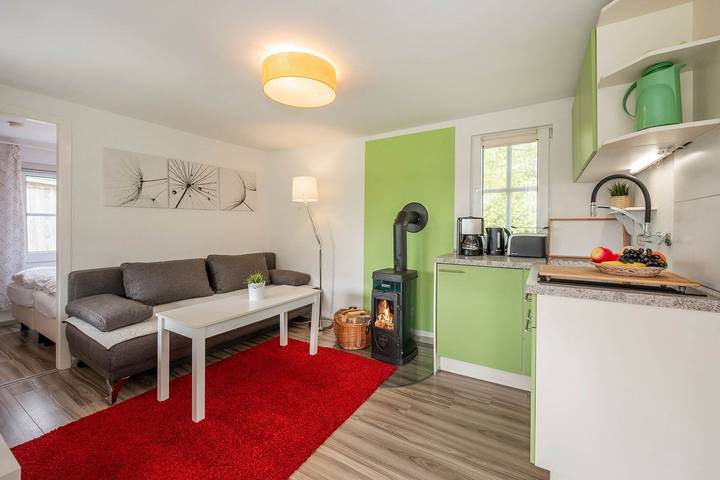 Ferienwohnung für 4 Personen, mit Seeblick und Terrasse, mit Haustier in Lütow