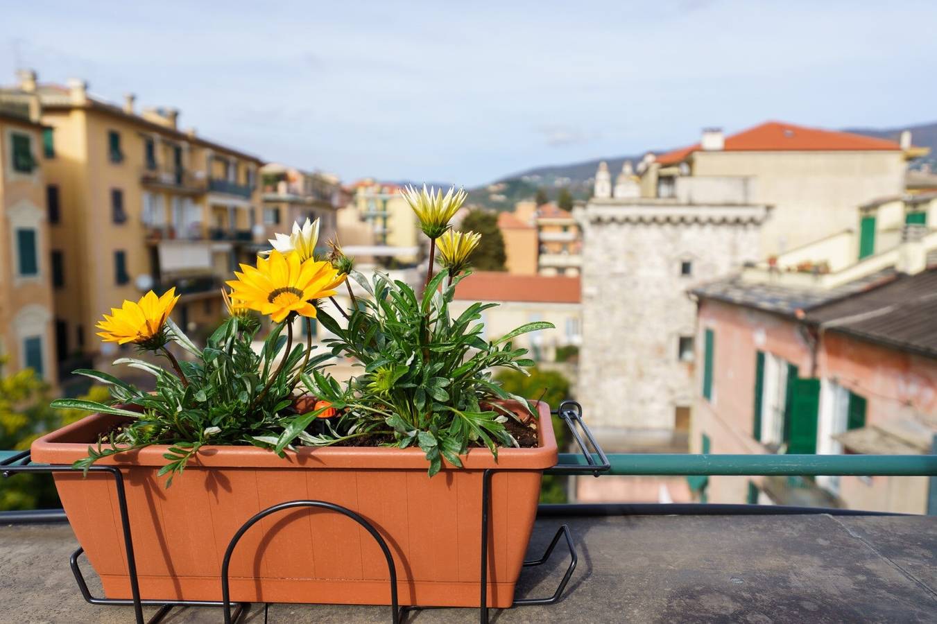Appartamento intero, Appartamento 'The Riviera' con vista sulle montagne, Wi-Fi e aria condizionata in Lavagna, Comune di Lavagna