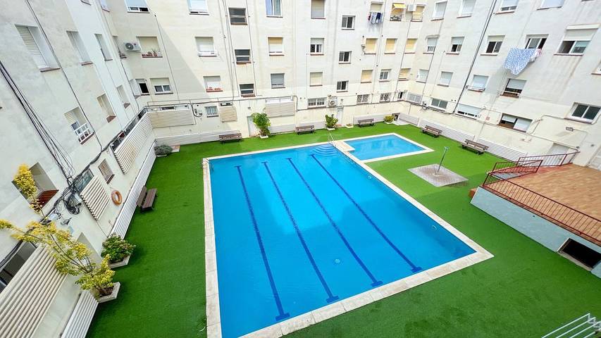 Ferienwohnung für 3 Personen, mit Pool und Balkon in Pineda de Mar