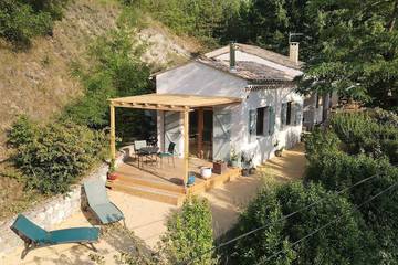 Maison de vacances pour 2 personnes, avec terrasse et jardin dans la Drôme