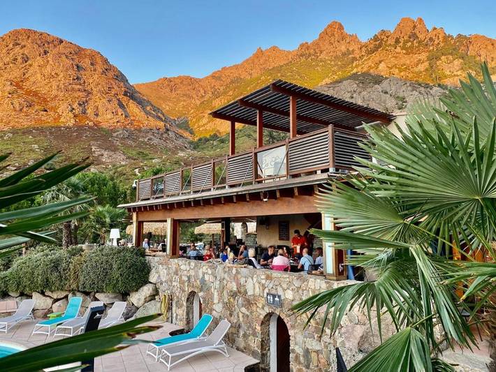 Hôtel pour 2 personnes, avec piscine ainsi que jardin et vue, animaux acceptés