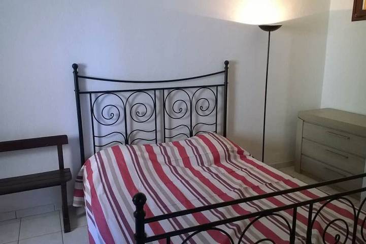 Location de vacances pour 8 personnes, avec terrasse et jardin dans Plage De L Ovu Santu - 2