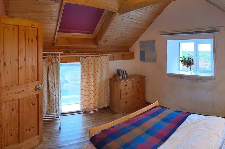 Idyllic Connemara cottage with sweeping sea, island and mountain views. in Rinvyle ED, Connemara