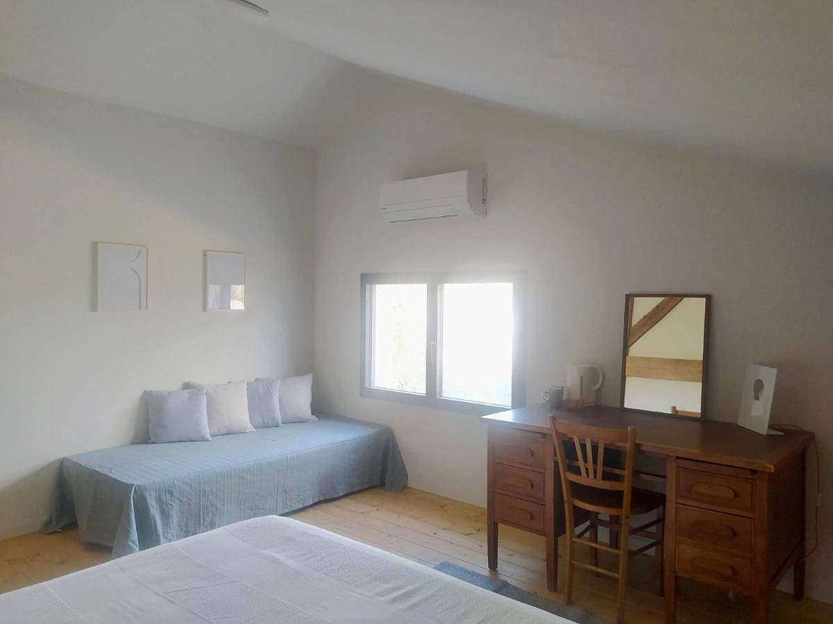 Chambre d'hotes et cabane du grand st-Marc proche Via Rhona in Sorgues, Vaucluse