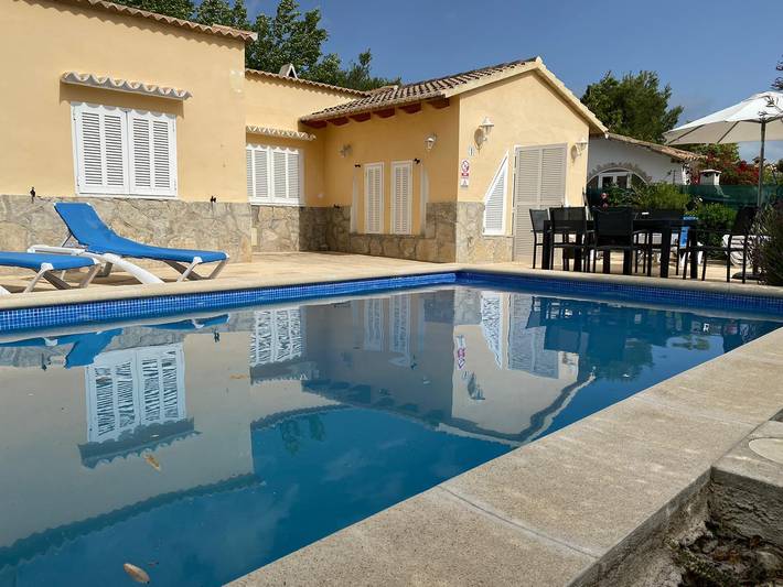 Residencia para 6 personas, con piscina y balcón/terraza - 1