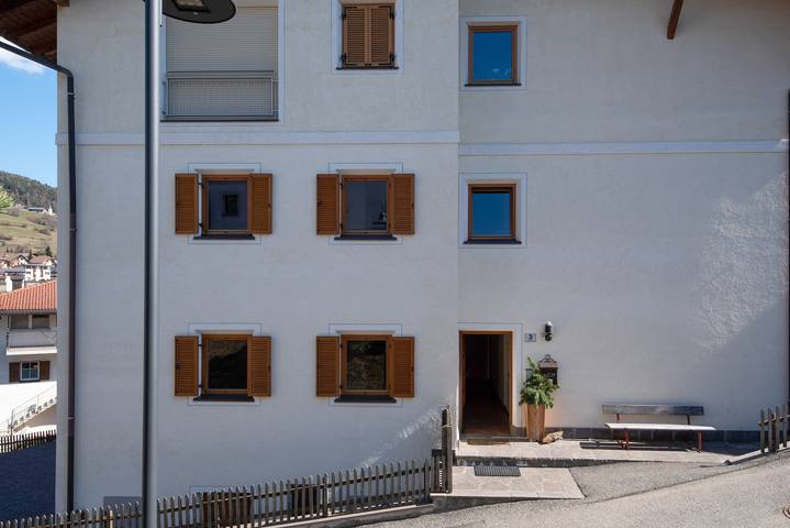 Appartamento intero, Bellissimo appartamento 7 "Zur Sonne" con vista sulle montagne e giardino in Laion, Dolomiti Superski