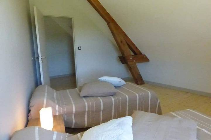 Gîte pour 4 personnes, avec terrasse et jardin à Chapeau (homonymie) - 4