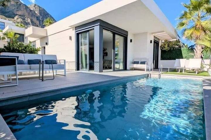 Chalet para 6 personas, con piscina y balcón - 1