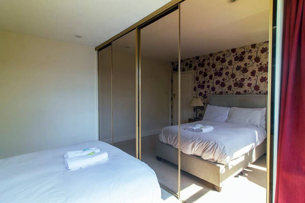 Cosy Home w/ Stylish Interior – Passthekeys in Watford, Hertfordshire