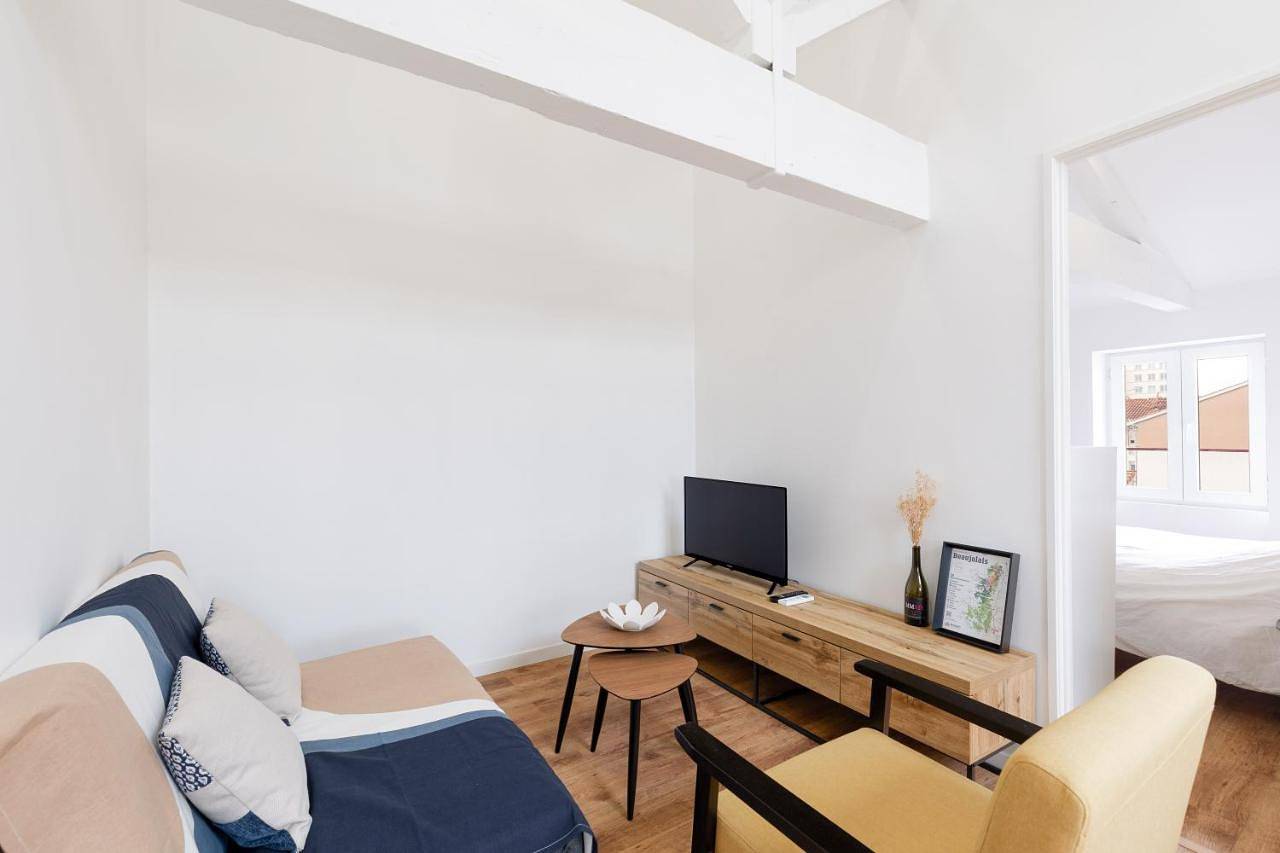 Appartement entier, Appartement climatisé 2 chambres in Villefranche-sur-Saône, Beaujolais