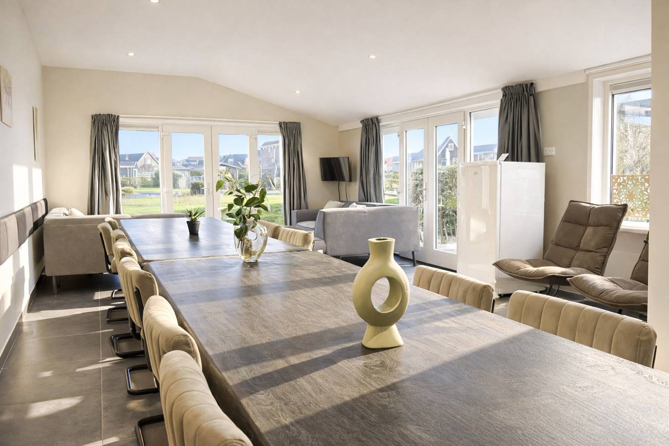 Geräumige Gruppenunterkunft für 14 Personen mit Sauna und Spielplatz in Nordholland. in Graft-De Rijp, Holländische Küste