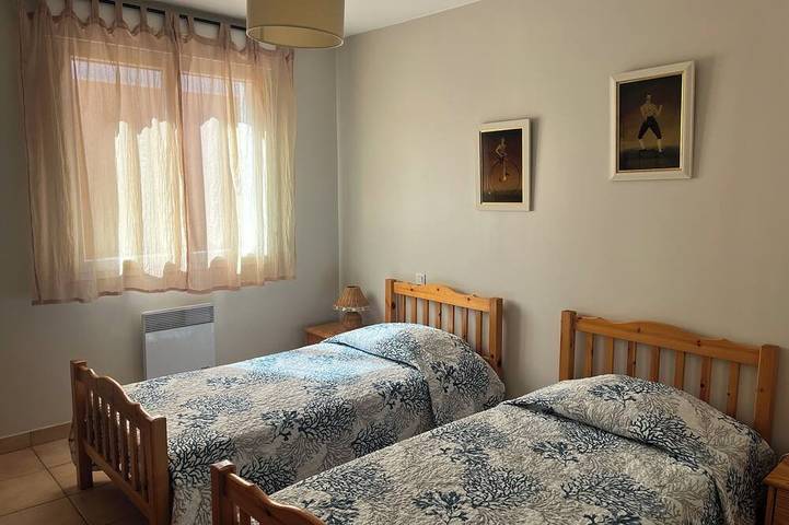 Location de vacances pour 6 personnes, avec terrasse et jardin à Bessan - 4