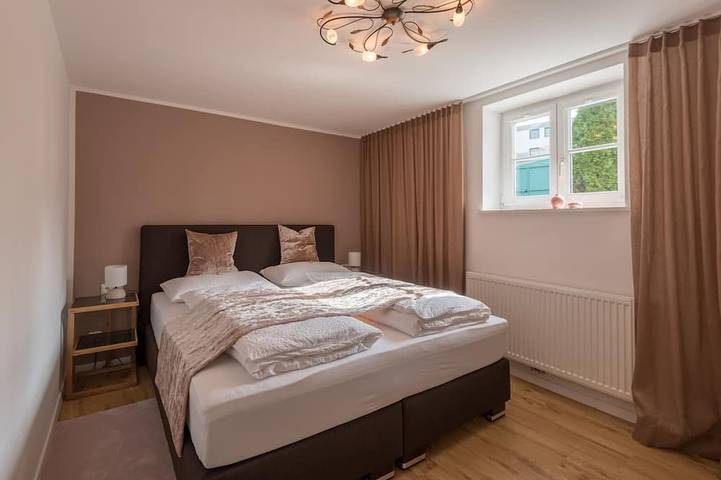 Ganze Wohnung, Urlaub in der stilvollen Villa Leopoldskron in Salzburg, DMO Demo Region_1