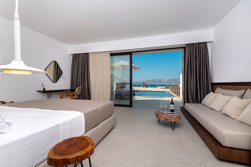 Ganze Wohnung, Neritha Suite, Divine Sea Views, Private Pool, Furnished Terrace, Milos in Milos