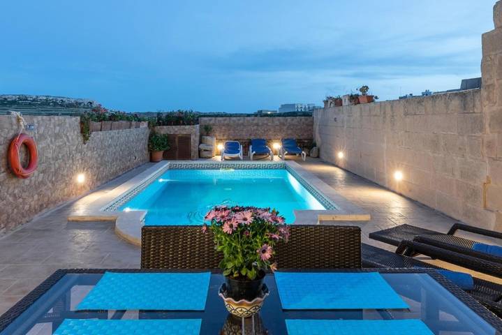 Ferienhaus für 12 Personen, mit Ausblick und Pool sowie Garten, mit Haustier - 1