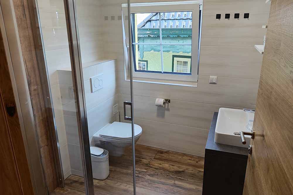 Hotel Bad Goisern - Doppelzimmer Superior 207 in Bad Goisern am Hallstättersee, Totes Gebirge