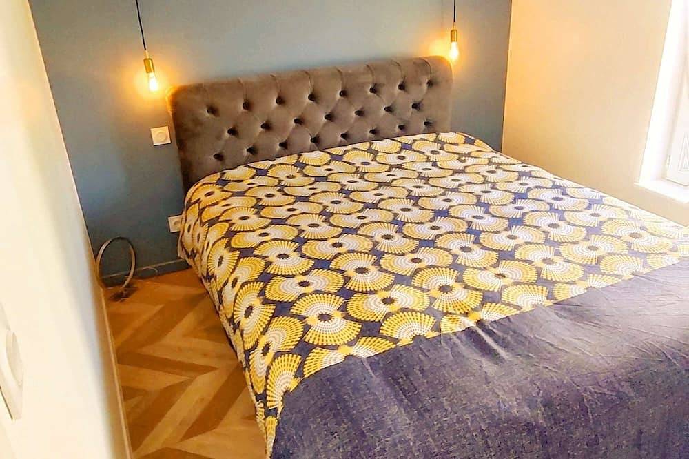 Entire apartment, Your Stopover - Calliopé in Niort, Niort region