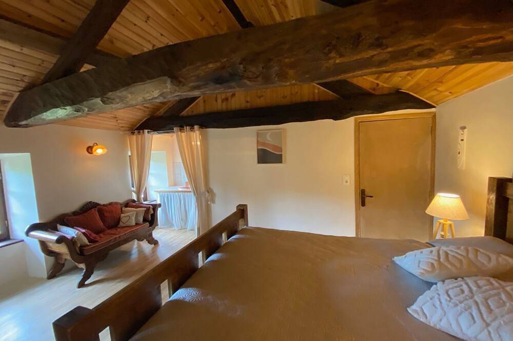 Maison de caractère dans un hameau proche des lacs du Lévezou / Villefranche in Ayssènes, Parc naturel régional des Grands Causses