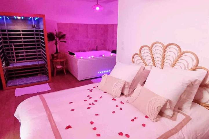 Maison de vacances pour 2 personnes, avec jardin ainsi que sauna et jacuzzi